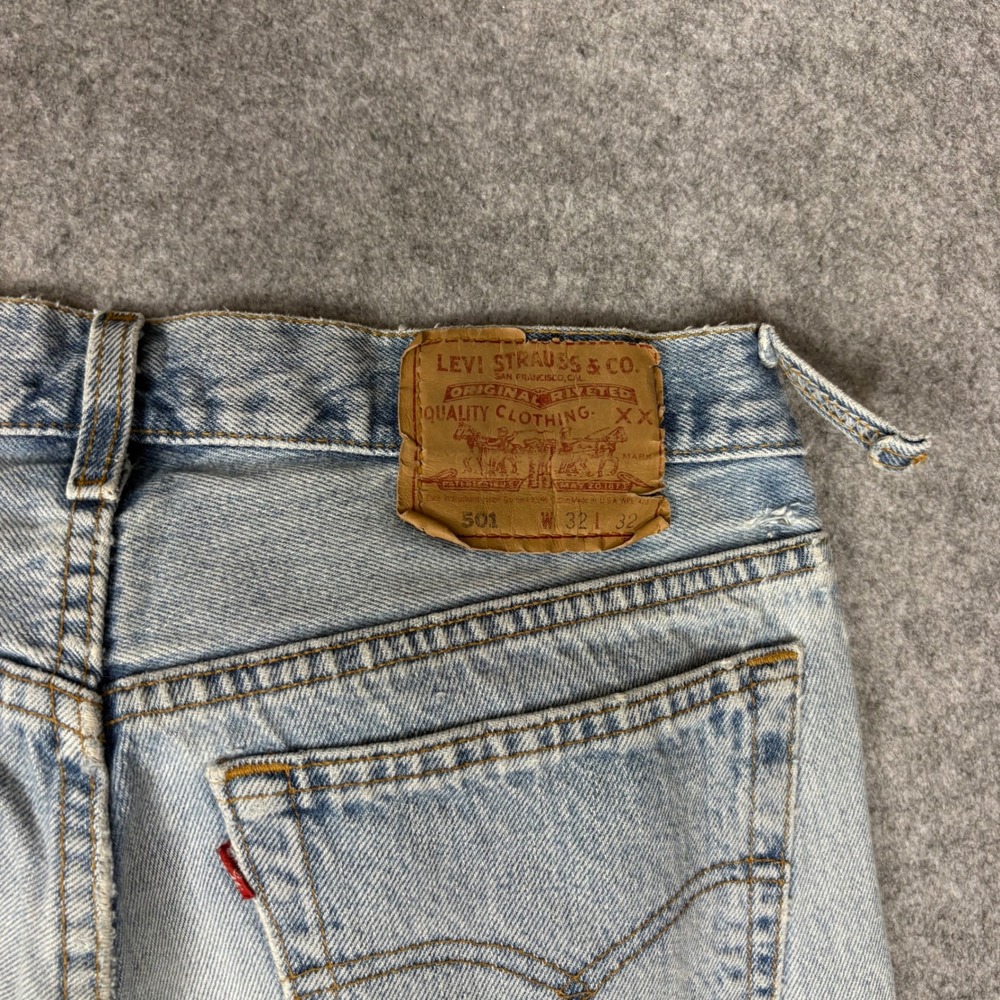 Levis 501 Mens Light Wash Straight Leg Button Fly Denim Jeans 32x32 Vintage - Picture 2 of 7